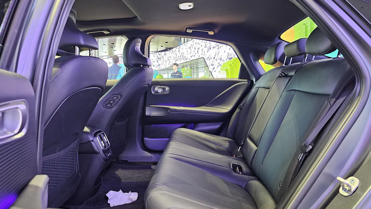 Hyundai IONIQ 6 (1. nesil) arka koltuklar