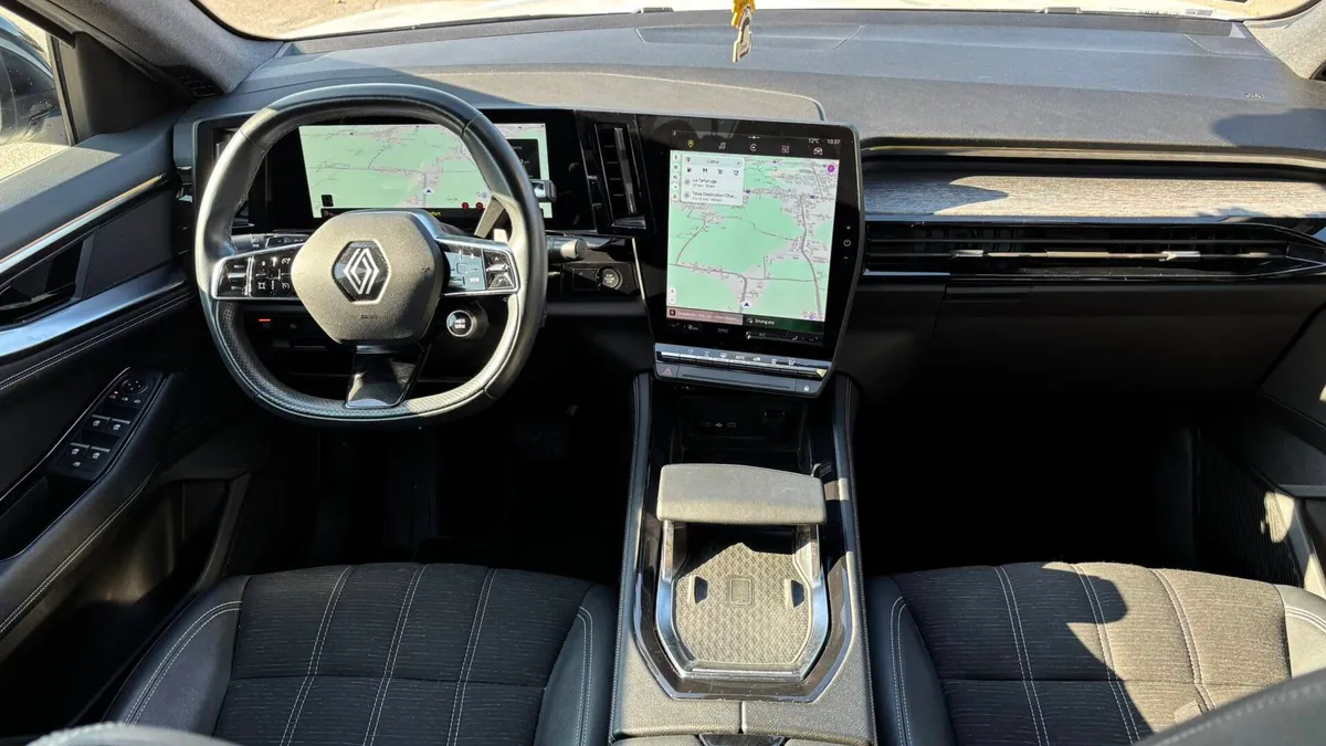 Renault Austral (1. nesil) iç tasarım