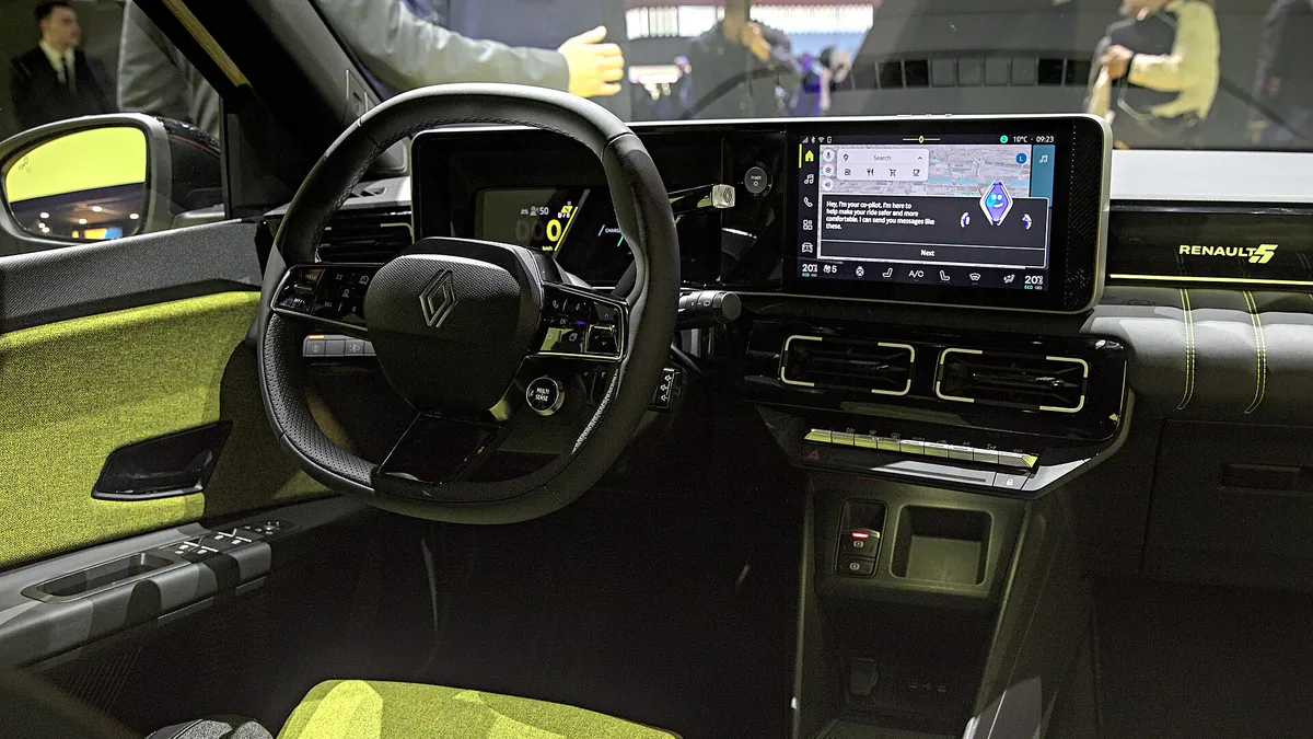 Renault R5 E-Tech (1. nesil) iç tasarım