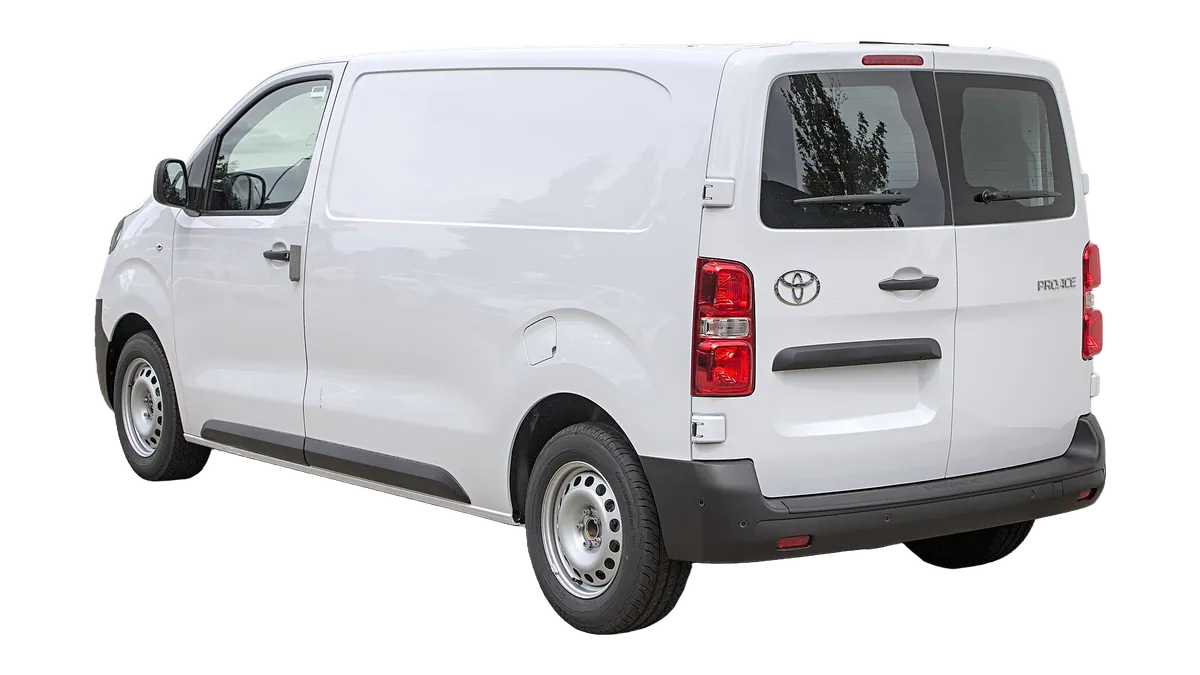 Toyota Proace Cargo (2. nesil) arka görünüm