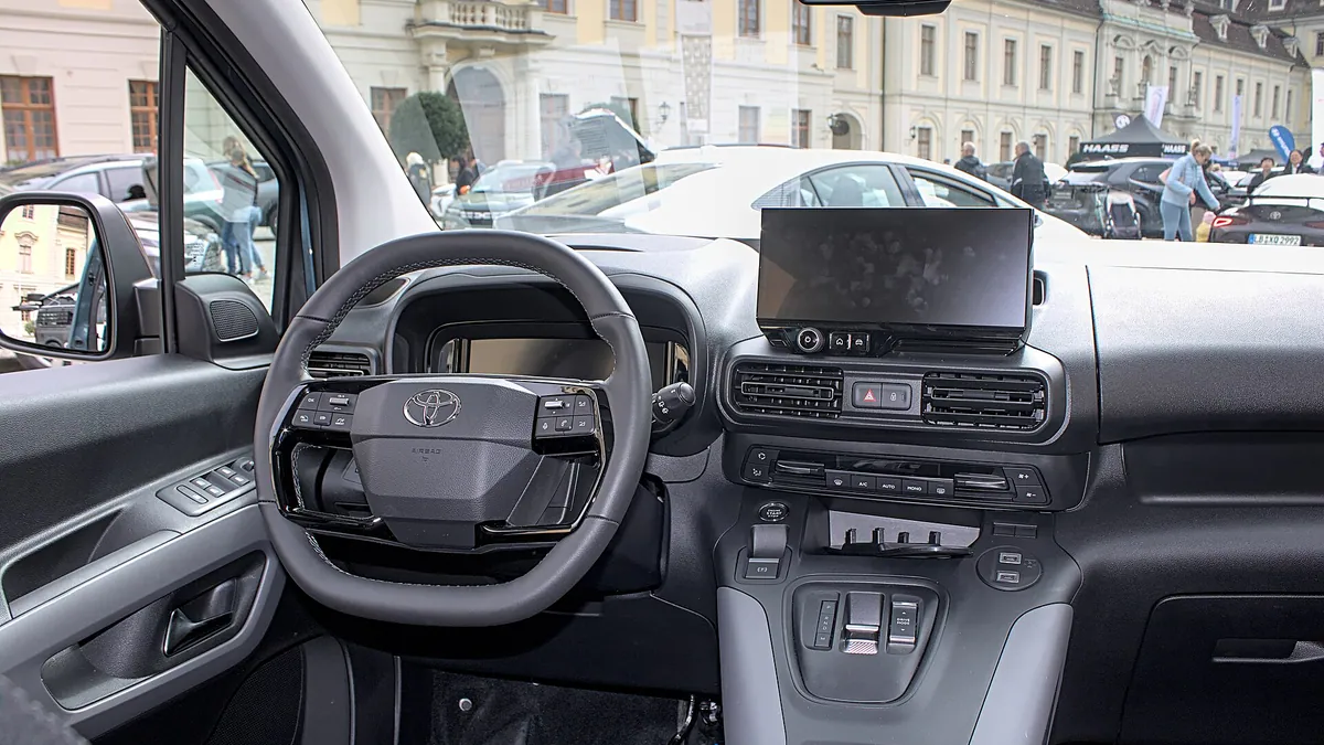 Toyota Proace City Cargo (2. nesil) iç tasarım